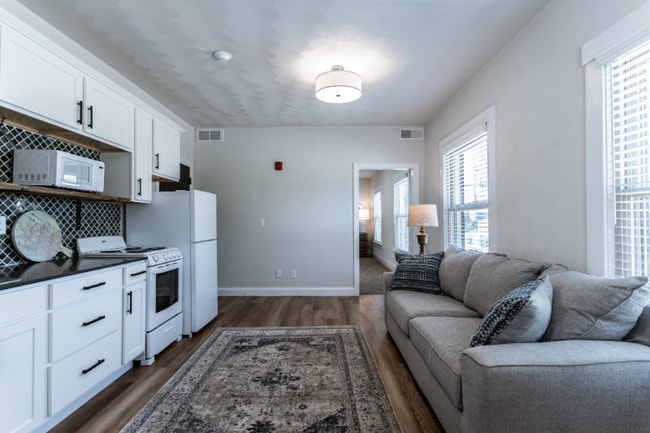 Building Photo - 101 N Rose St