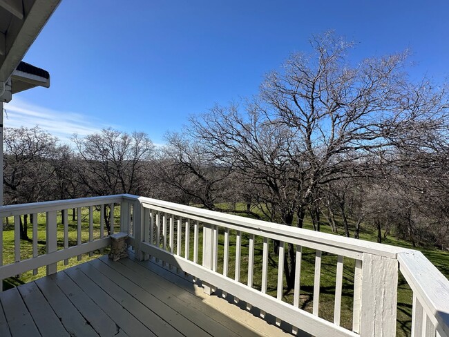 Building Photo - Gorgeous Multilevel 4 Bedroom 2.5 Bathroom Home on Acreage