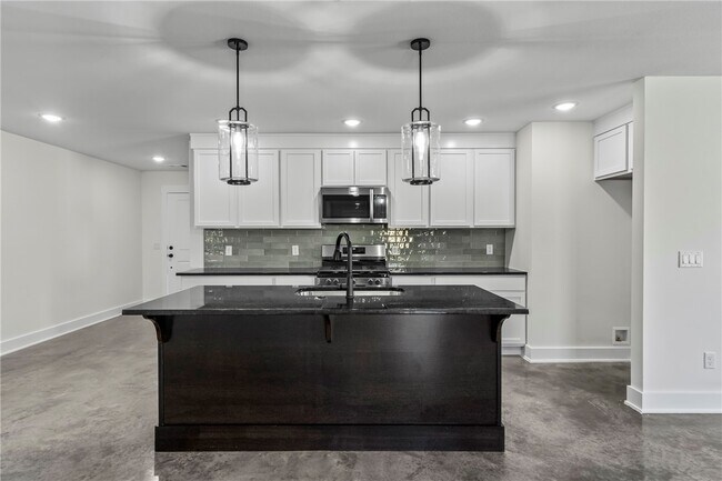 Building Photo - 86 Watson Ln