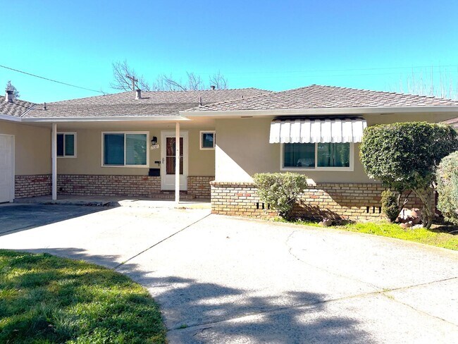 Building Photo - 7731 Filice Dr