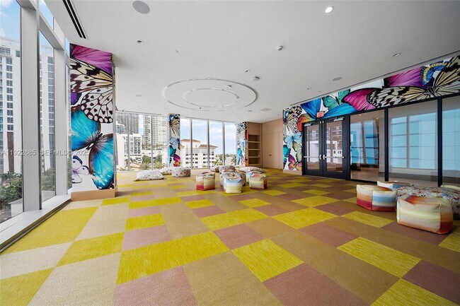 Building Photo - 700 NE 26th Terrace