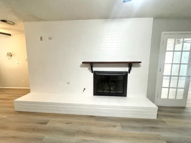 Building Photo - Saucer