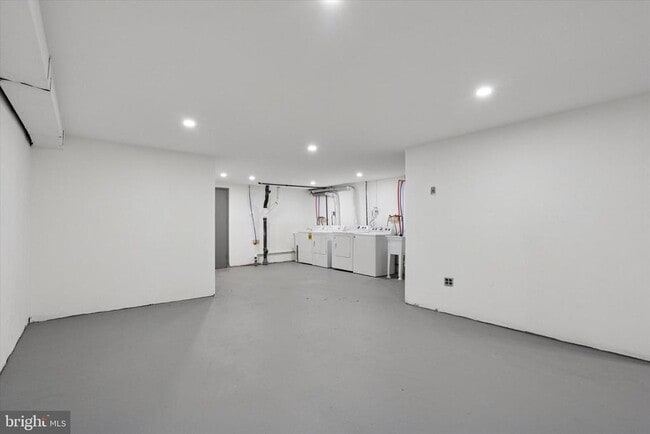 Building Photo - 9174 Frankford Ave