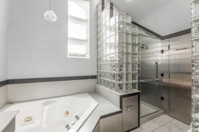 Building Photo - 5816 Leven Links Ct
