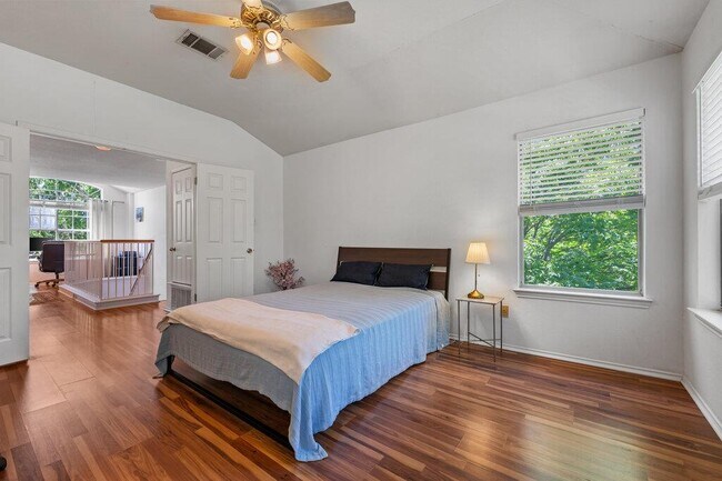 Building Photo - 13400 Rossello Dr