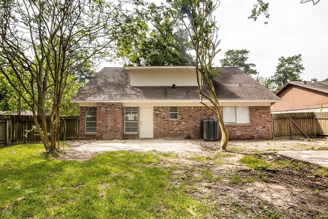 Building Photo - 23710 Farm Hill Dr