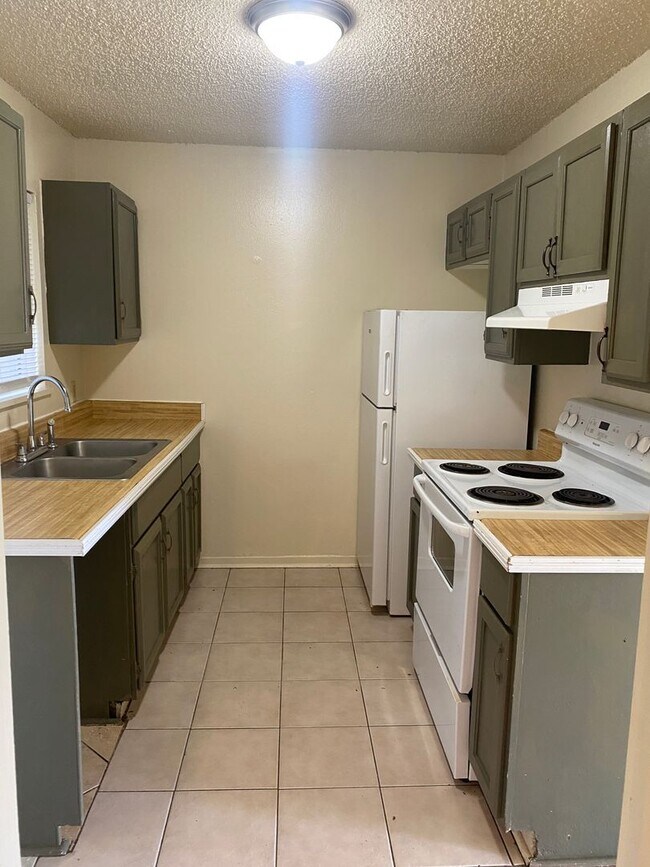 Building Photo - 1658 Starboard Dr