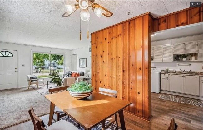 Building Photo - 1644 Eastbrook Dr S