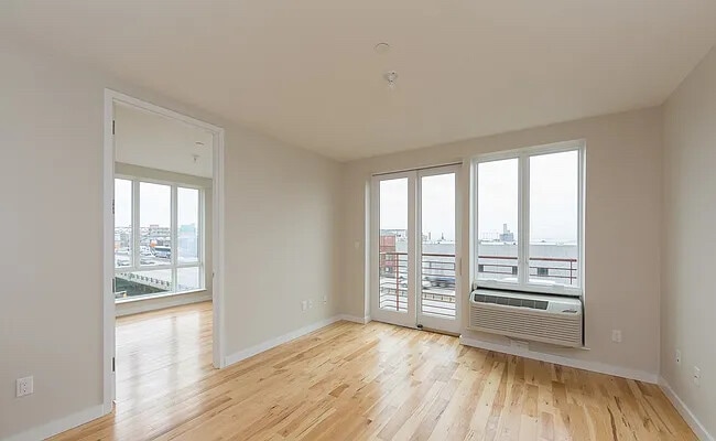 Primary Photo - 314 52nd St
