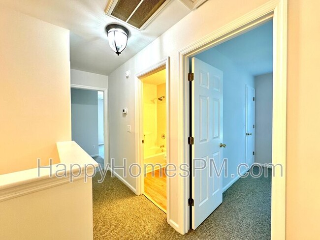Building Photo - 5400 Greggs Landing