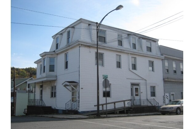 Primary Photo - 200 W Ridge St