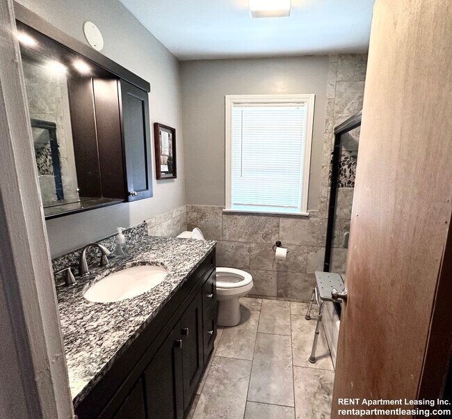 Building Photo - 9944 Karlov Ave