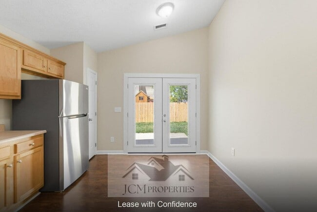 Building Photo - 2001 Polk Ln