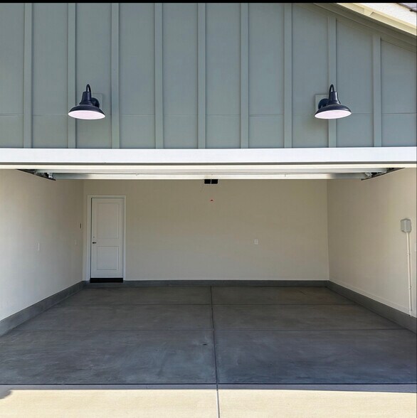 Building Photo - 7783 Howard Ct