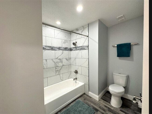 Building Photo - 3525 Sable Palm Ln