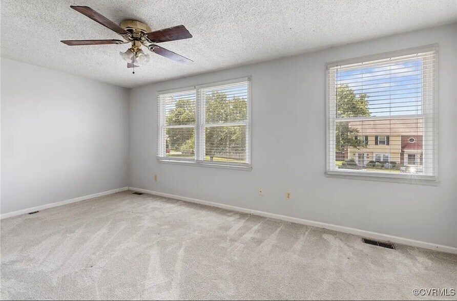 Building Photo - 9492 Tracey Lynne Cir