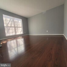 Building Photo - 10918 Pope St