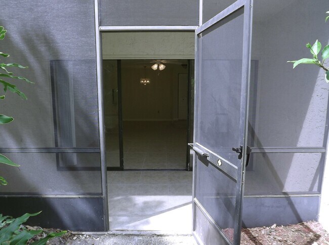 Building Photo - 3284 S Semoran Blvd