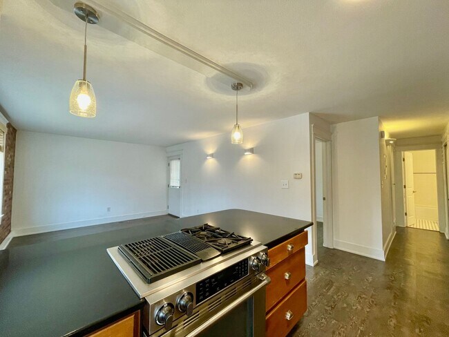 Building Photo - Adorable Condo in Perfect Fort Collins Location!