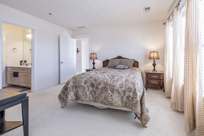 Building Photo - 101 Swan Cove Ln