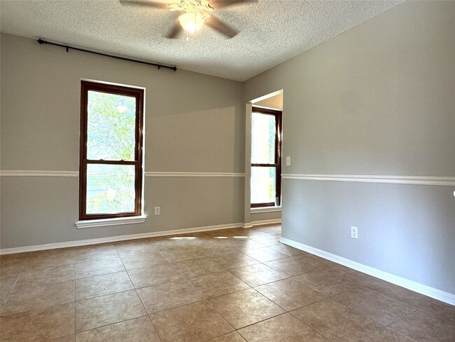 Building Photo - 3815 Flintrock Ln