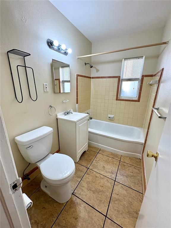 Building Photo - 2168 8th Ave N