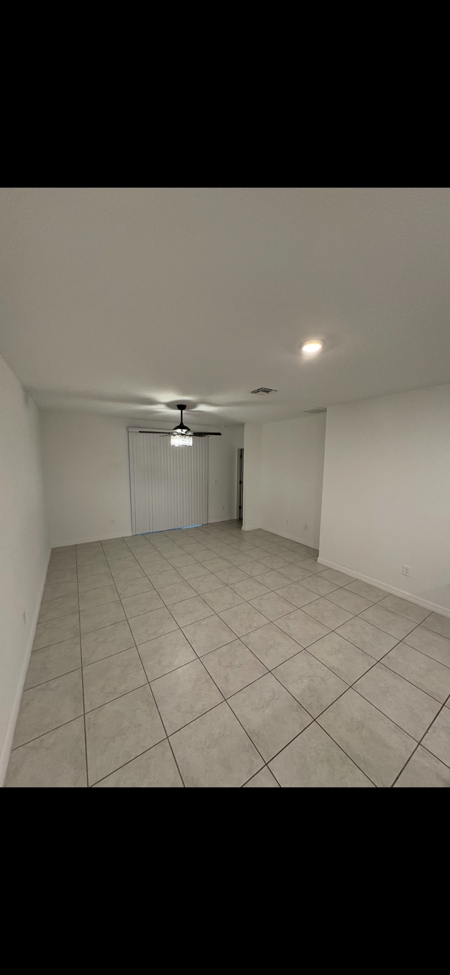 Building Photo - 3284 Bella Vista Dr