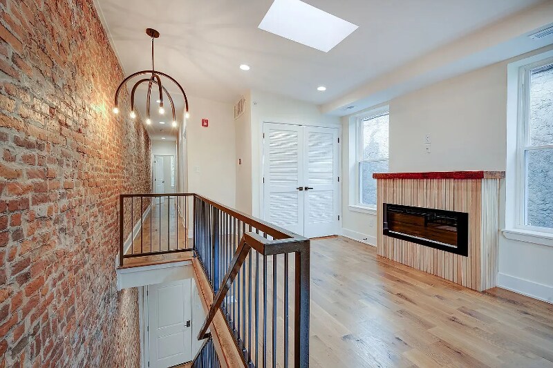 Building Photo - 2836 W Diamond St