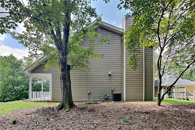 Building Photo - 205 Tawneywood Way