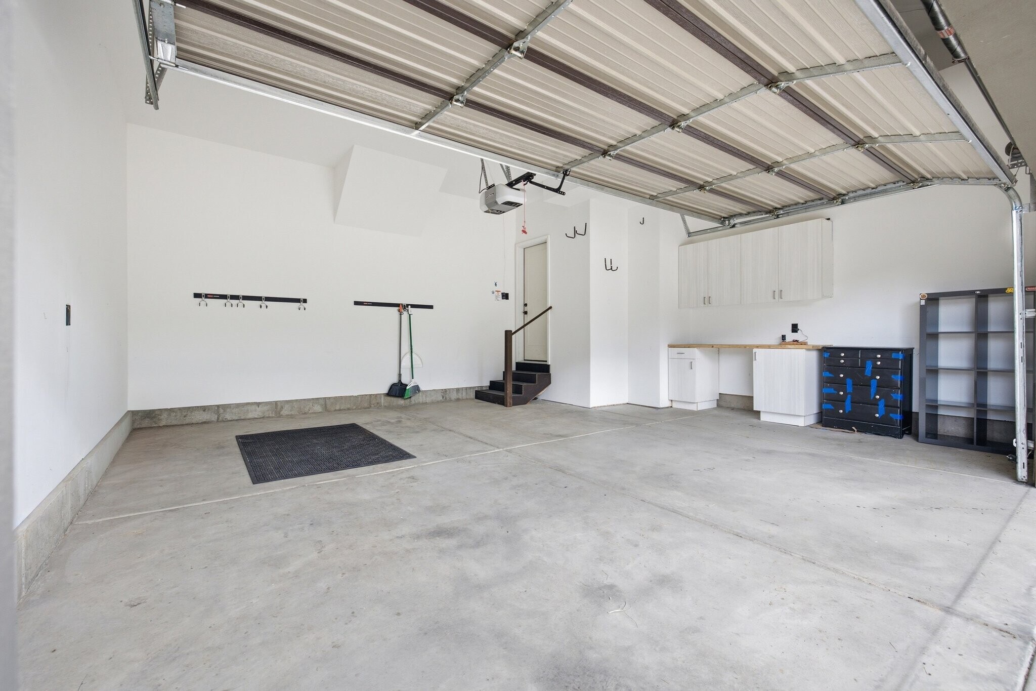 Building Photo - 7084 S 300 E