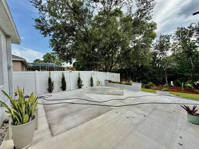 Building Photo - 4301 River Close Blvd
