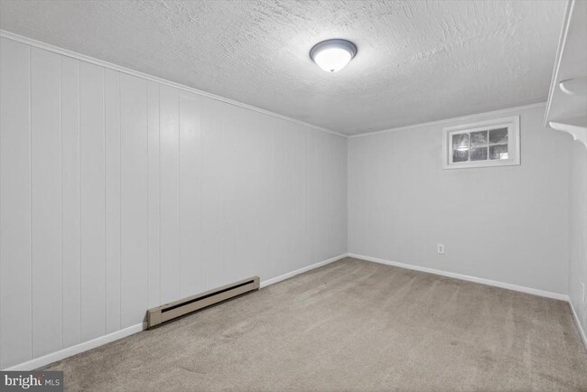 Building Photo - 260 Hill Crest Dr