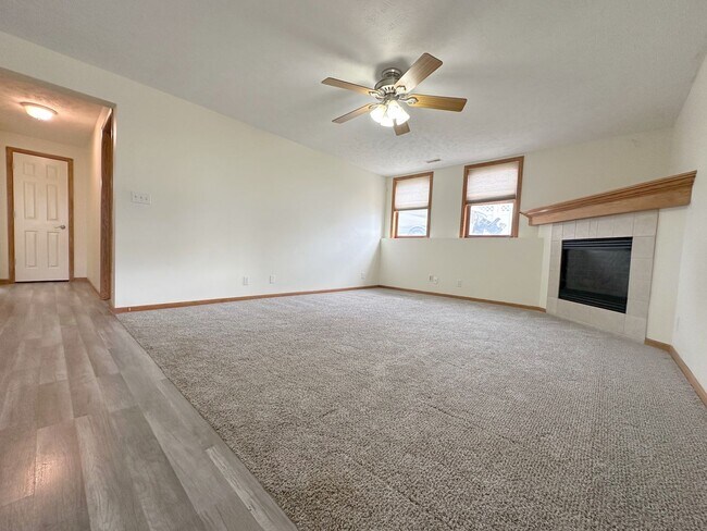 Building Photo - 8621 Lavender Cir