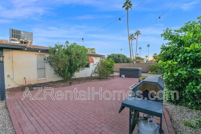 Building Photo - 2454 W Obispo Cir