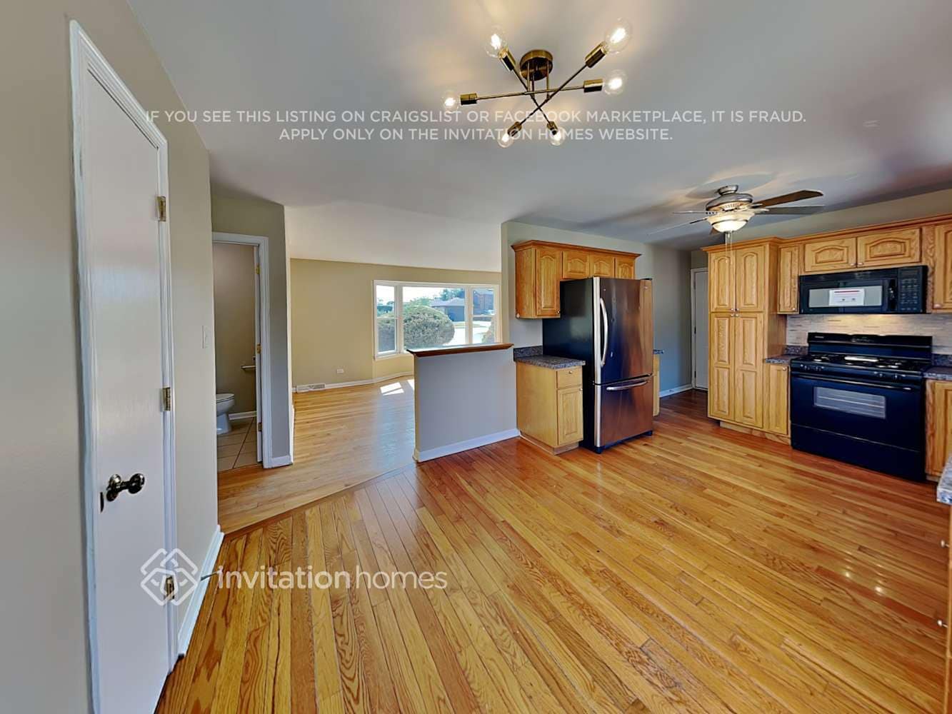 Building Photo - 7648 S Oconto Ave