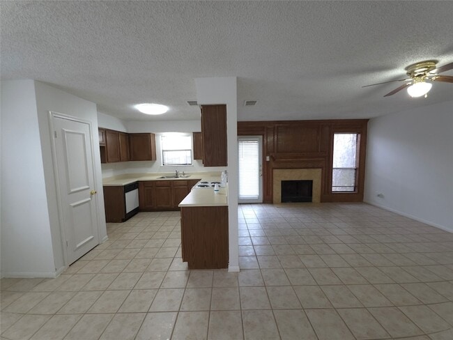 Building Photo - 7126 Deer Creek Ct