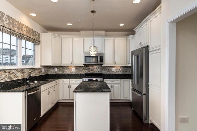 Building Photo - 115 Meridian Ln