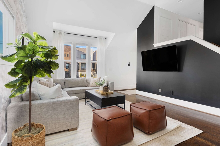 Building Photo - 1701 Neal Terrace