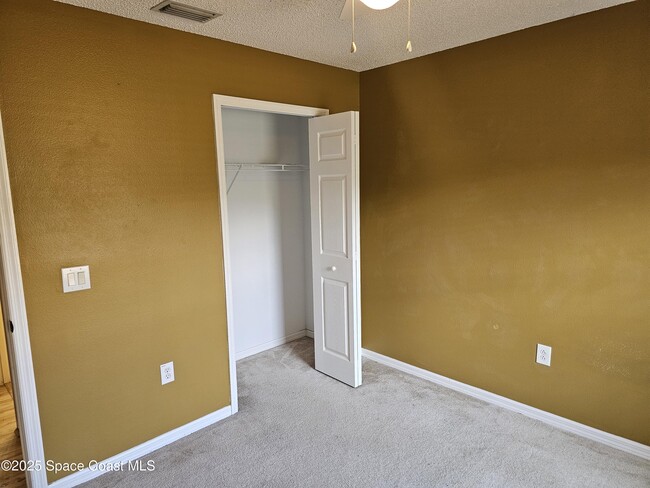 Building Photo - 1539 Glencove Ave NW