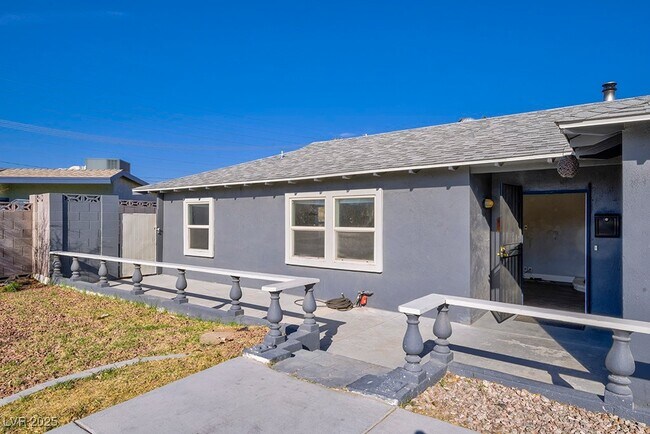 Building Photo - 1037 Yucca Ave