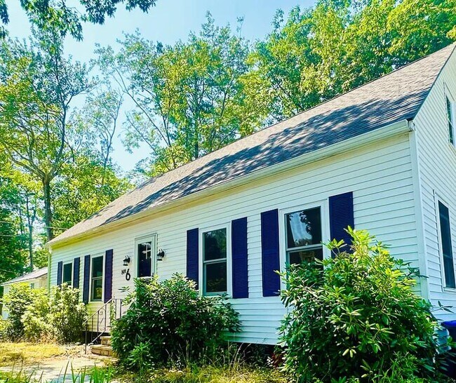 Building Photo - 6 Shady Ln