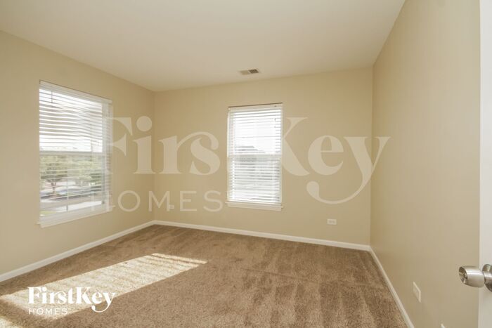 Building Photo - 77 Henson Ct