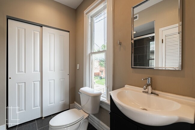 Building Photo - 1173-1175 Say Ave