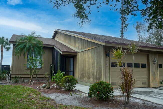 Building Photo - Fully remodeled 2 bed, 2 bath home in high...