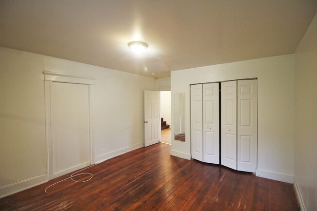 Building Photo - 2025/2026 JHU Off-Campus Awesome 6bd/3ba s...