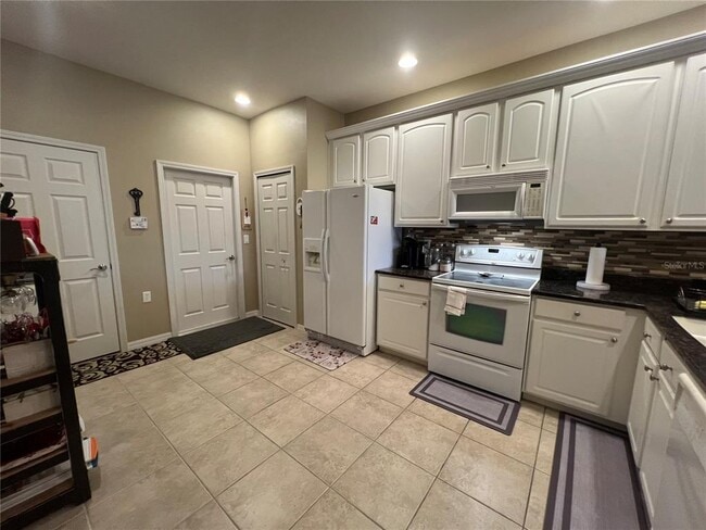 Building Photo - 2522 Oswego Dr