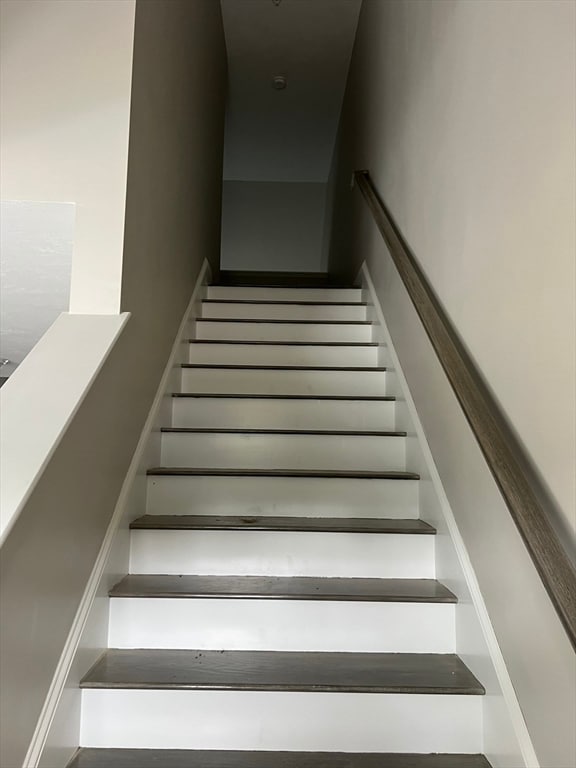 Building Photo - 5 Santana Wy