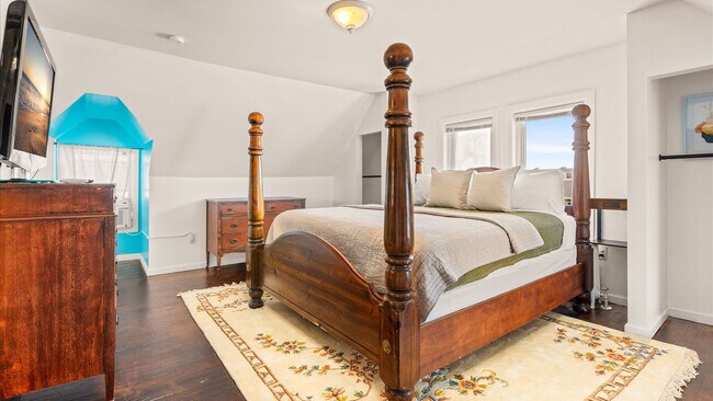 Building Photo - 27 S Oakland Ave