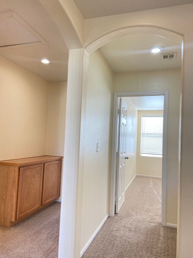 Building Photo - 5855 Lee Fairy Ct