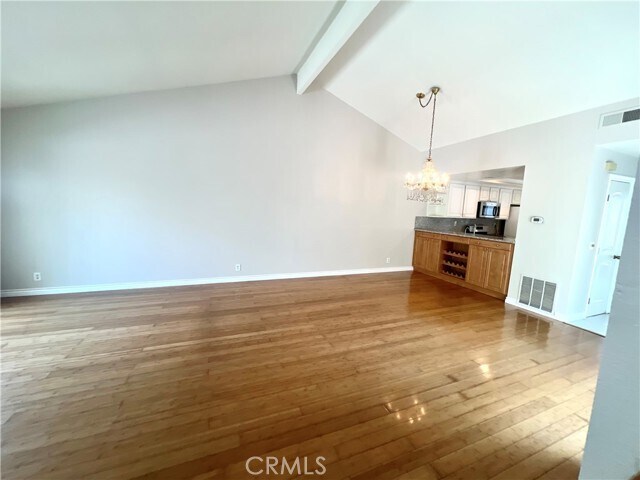 Building Photo - 15 Creekwood
